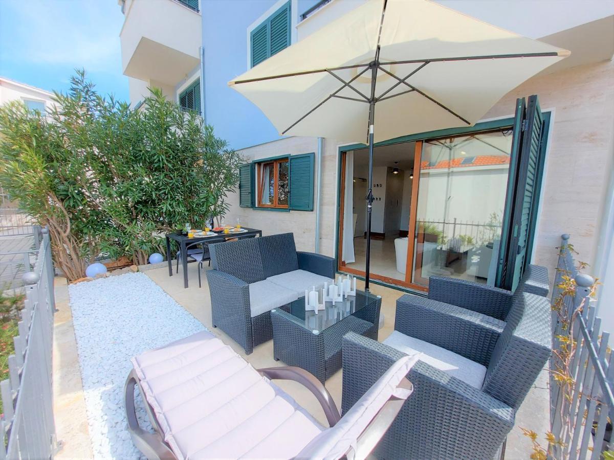 Apartment Livia Слатине Екстер'єр фото