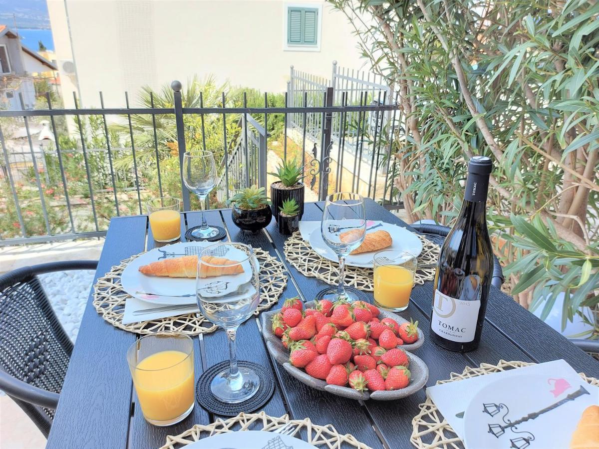 Apartment Livia Слатине Екстер'єр фото