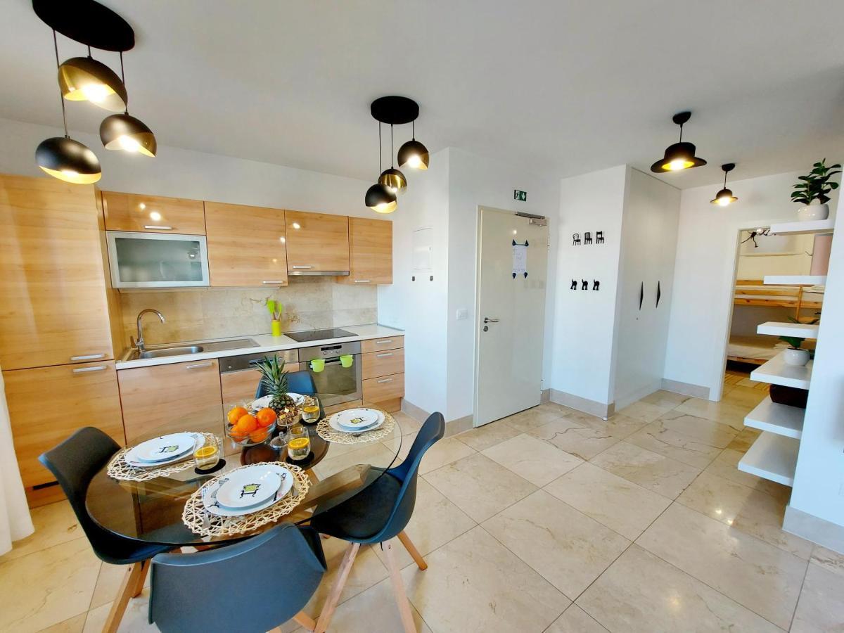 Apartment Livia Слатине Екстер'єр фото