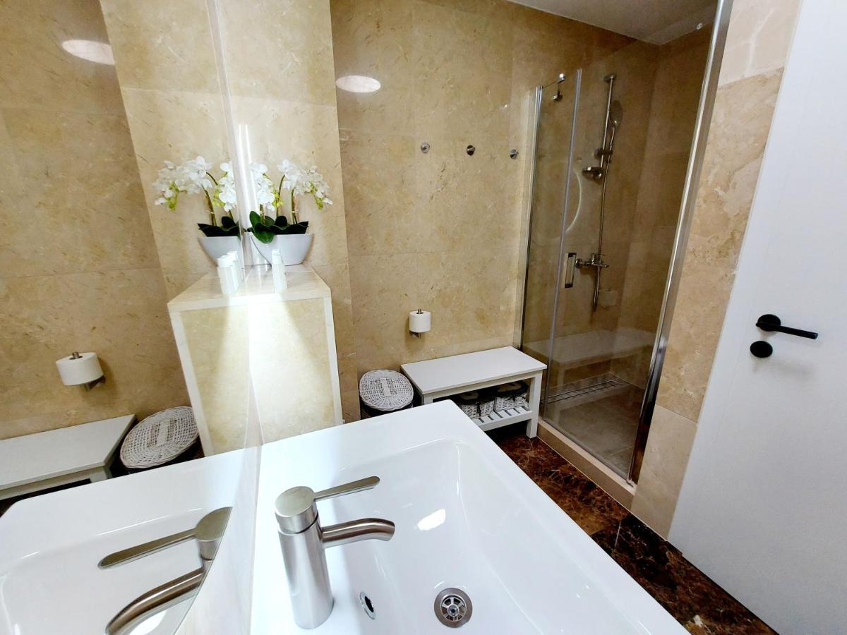 Apartment Livia Слатине Екстер'єр фото